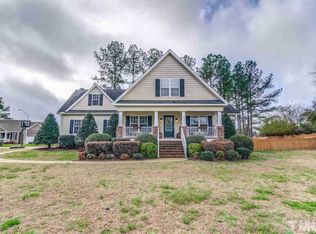10 Ballards Mill Ct, Fuquay Varina, NC 27526