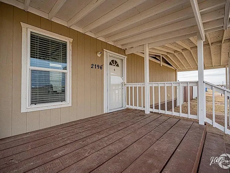 2196 Seguin St — Photo 37