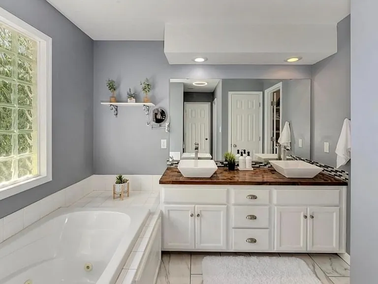 571 Hithergreen Dr — Photo 14