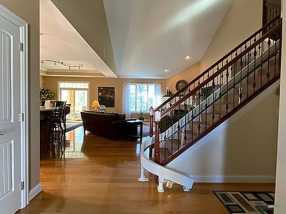 2nd image of 822 Lauren Dr