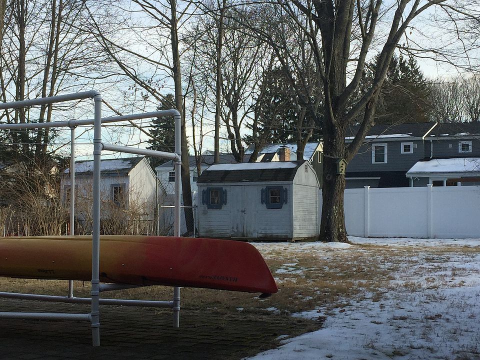 2nd image of 29 Centre St