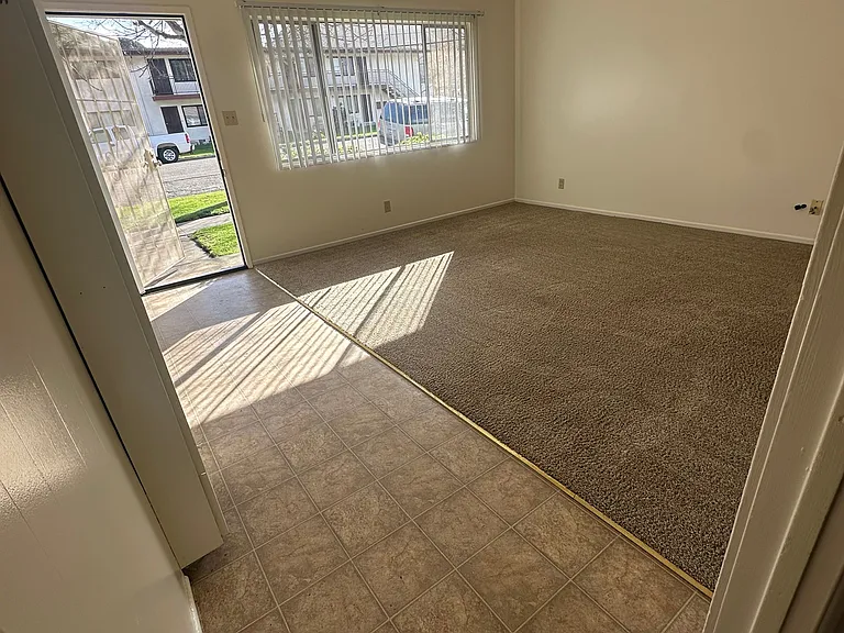 111 W Locust Ave #111 — Photo 2