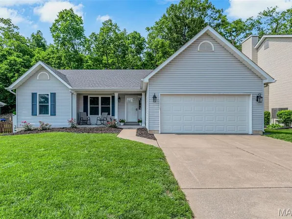 4018 Treeshadow Dr, Saint Peters, MO 63376