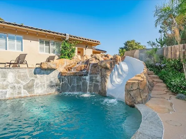 1960 Elevado Rd, Vista, CA 92084