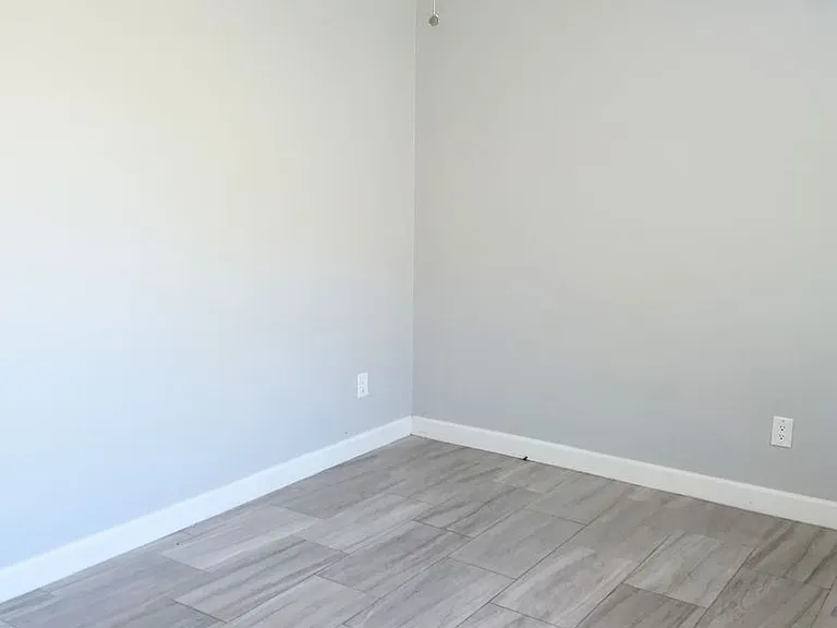 114 E Mariposa St #4 — Photo 5