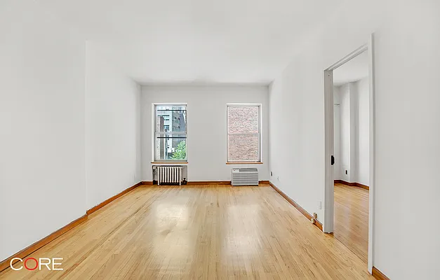 Rented by CORE | media 9