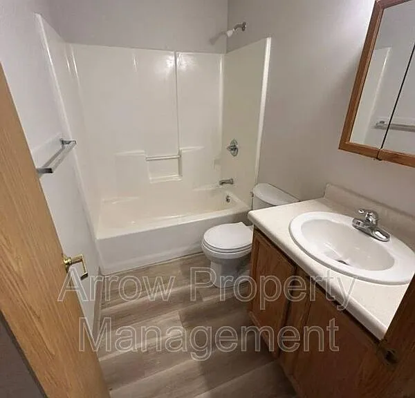 731 E Crawford #3B — Photo 9