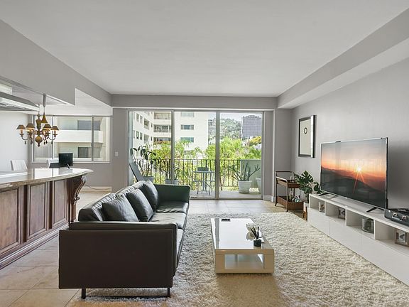4th image of 818 N Doheny Dr APT 501