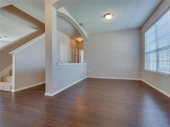 3rd image of 2937 Clear Creek Dr