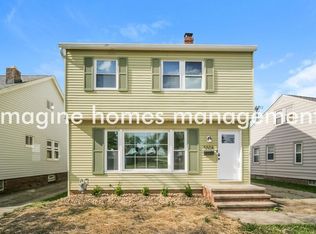 5504 Sunderland Dr, Parma, OH 44129