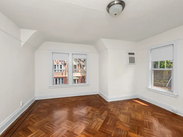 8916 Shore Court image 10 of 11