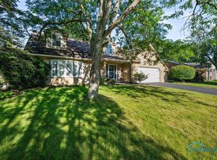 6050 Wakefield Dr, Sylvania, OH 43560