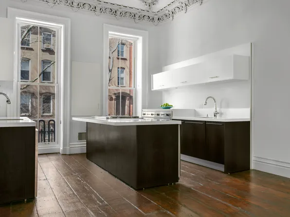 471 Henry Street image 2 of 12