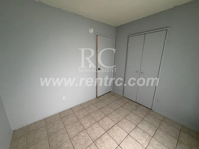 803 Skyline Dr — Photo 9