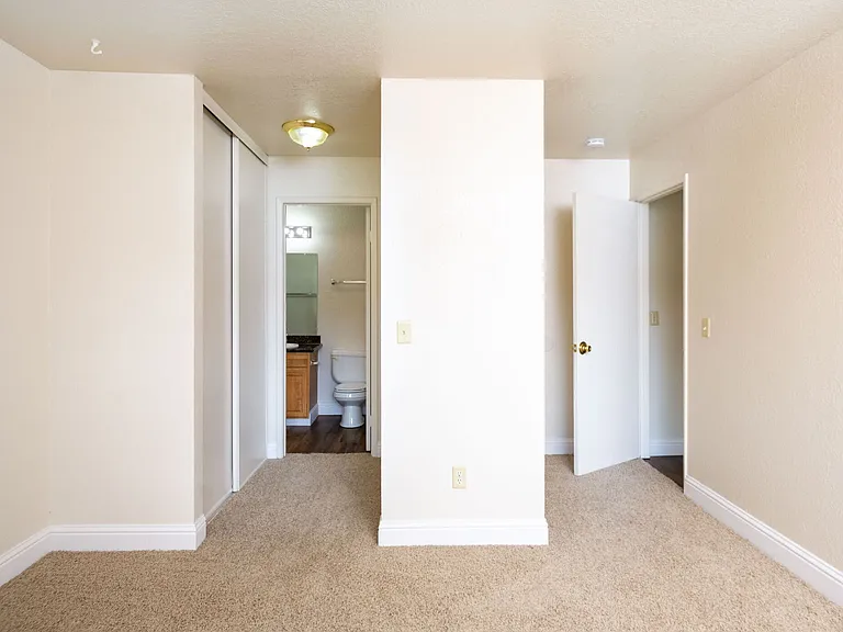 Peppertree Apartments — Photo 48