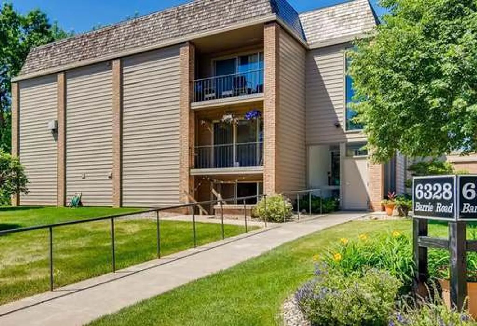 Welcome home to 6328 Barrie Rd — Photo 1