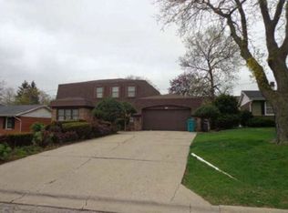 142 S Maple Ave, Hillside, IL 60162