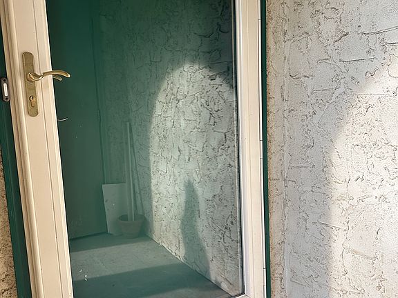 3rd image of 137 Tennyson Dr