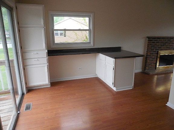 5th image of 7329 W Woodlawn Dr
