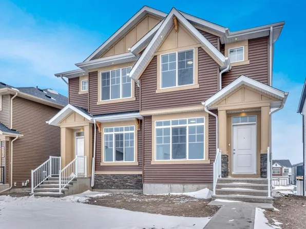 220 NW Annette Villas NW, Calgary, AB T3R 2K6