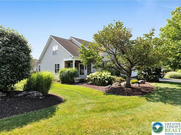 1320 Hedgerow Dr, Easton, PA 18040