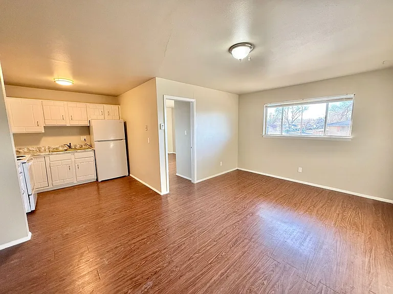 1660 Moore Ave. — Photo 7
