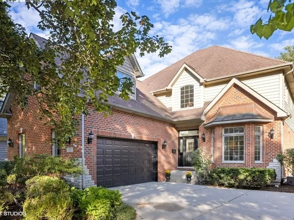 135 Arthur Ave, Clarendon Hills, IL 60514