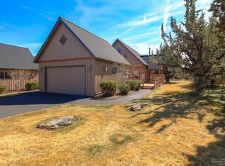 1805 Cinnamon Teal Dr, Redmond, OR 97756