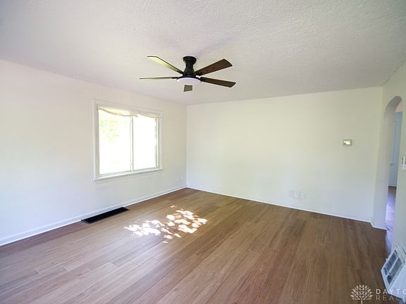 3rd image of 906 Duke Ave