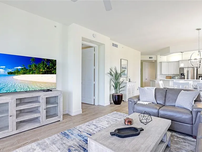 400 Flagship Dr #401 — Photo 6