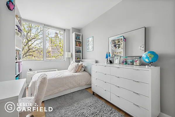 Sold by Leslie J. Garfield | media 17