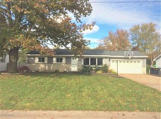 1657 Woodview St, Jenison, MI 49428