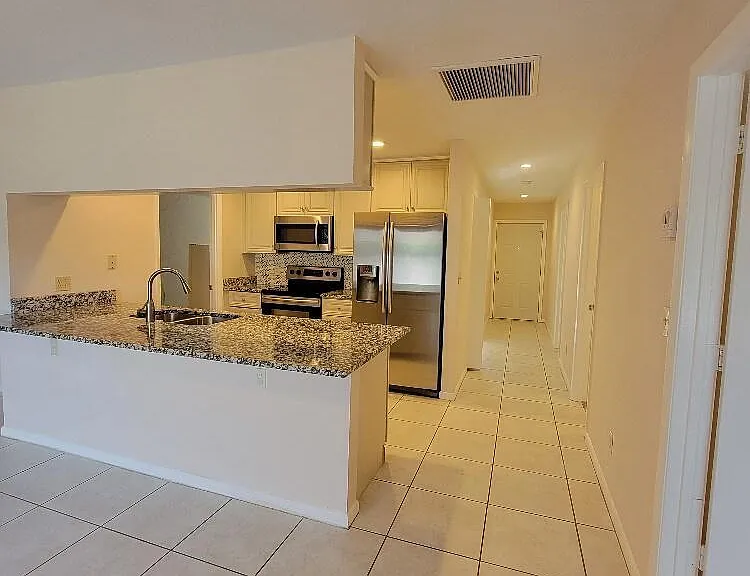 1087 Goldenrod Rd — Photo 6