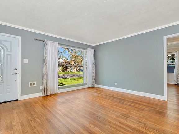 3rd image of 4511 62nd St