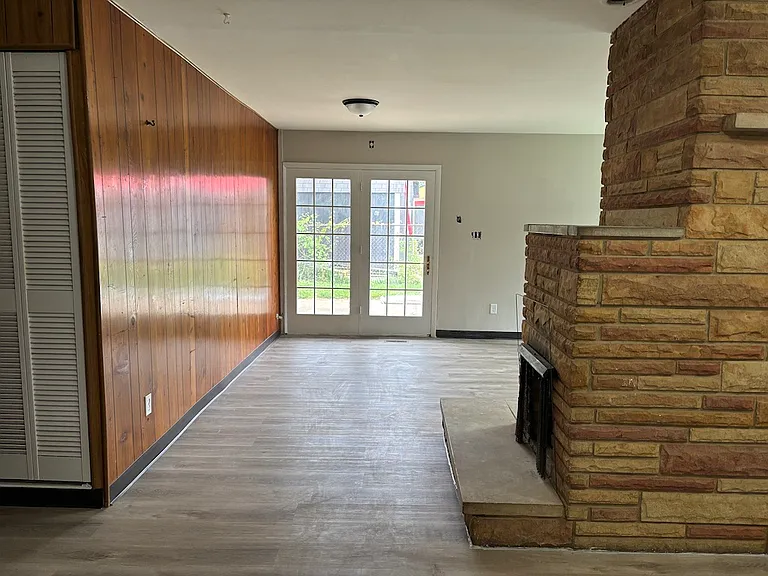 480 Hayden Ave — Photo 4