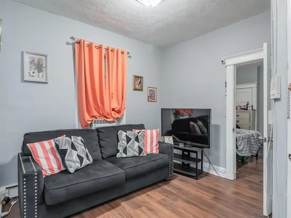 164 Highland Avenue image 4 of 11