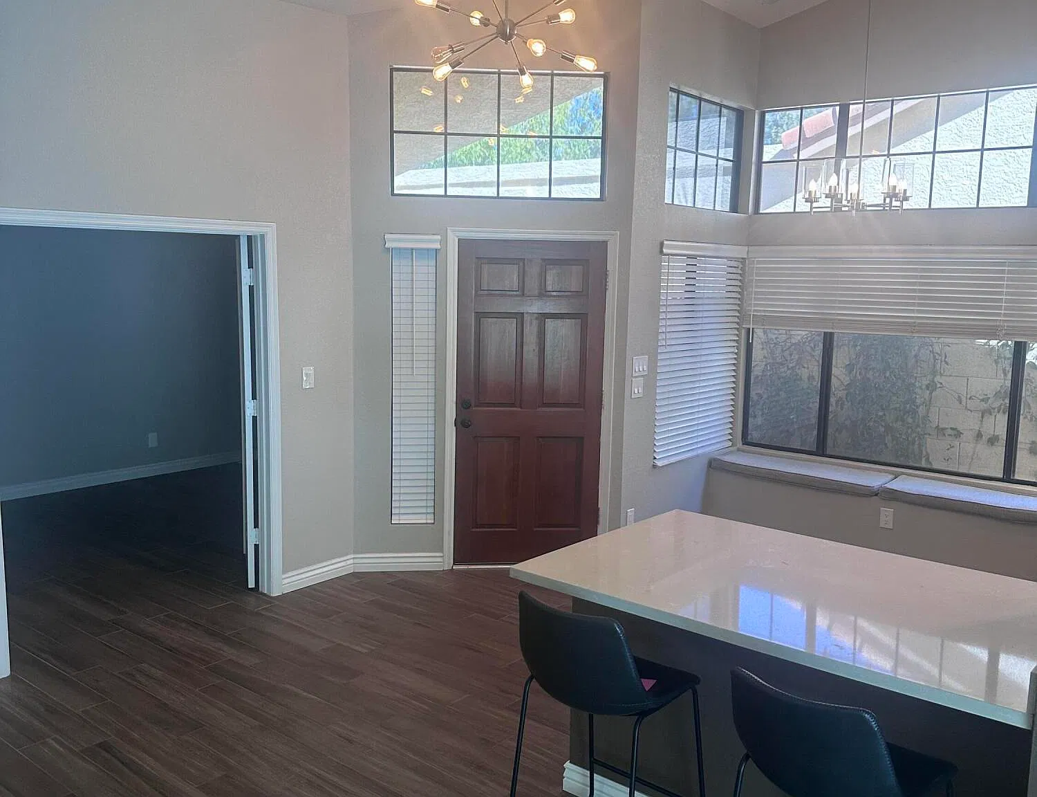 3 bed, 2.0 bath, 1435 sqft, $3,600 — Photo 3