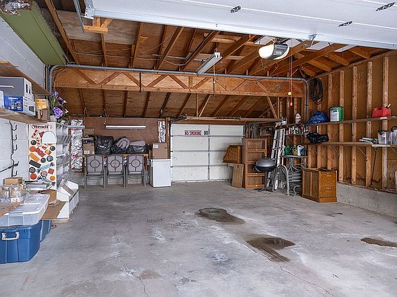 5th image of 321 Gagon Dr