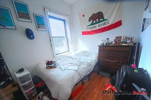 Rented by Metropolitan Realty | media 1