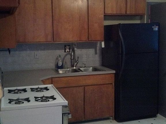 3rd image of 1520 Jones Dr