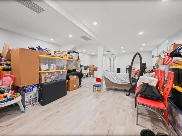 2154 60th Street image 23 of 29