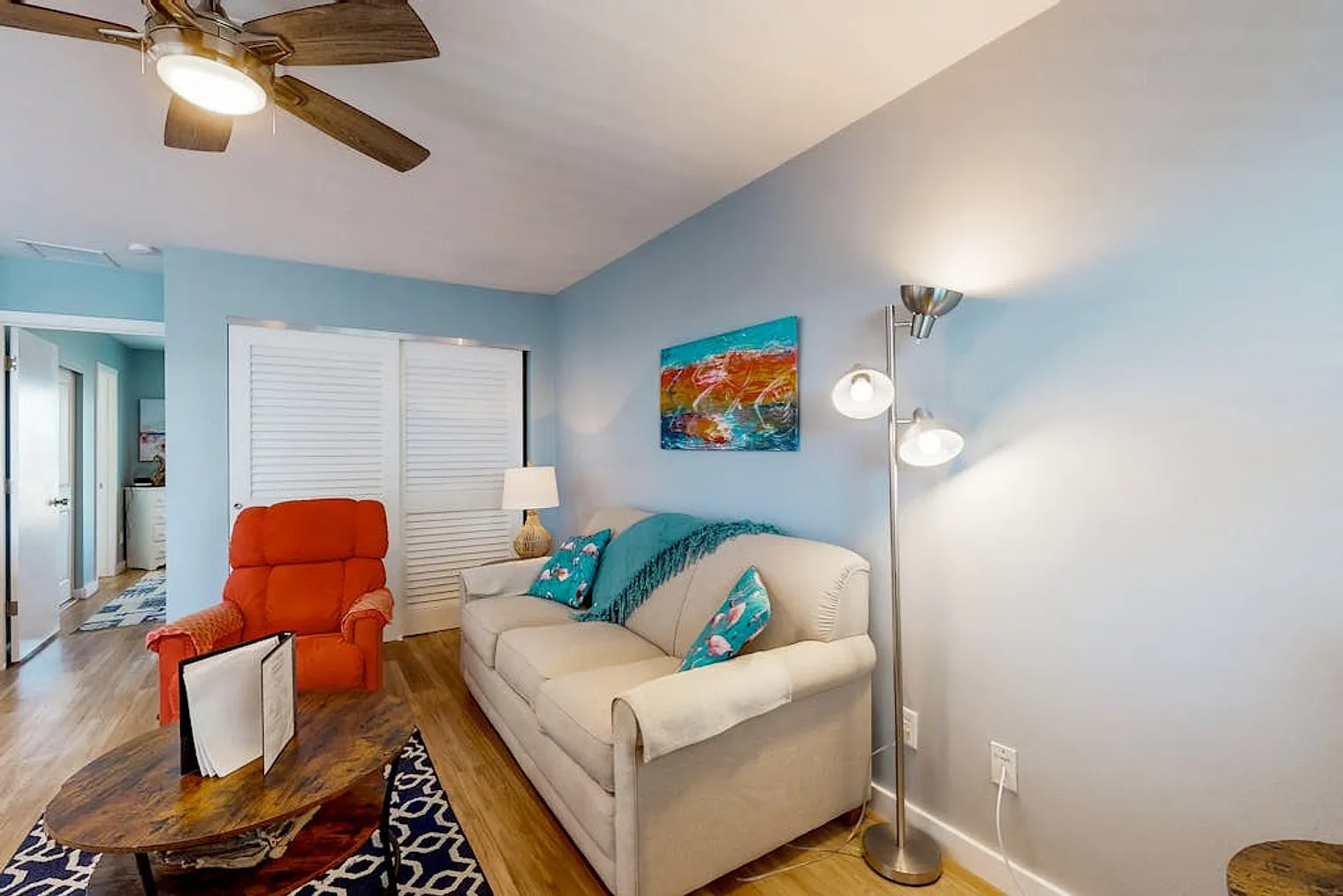 1 bed, 1.0 bath, 581 sqft, $4,285 — Photo 2