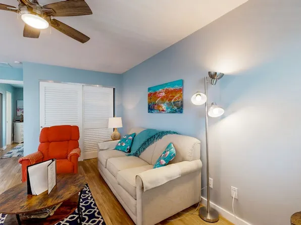 205 Highland Ave, Bradenton Beach, FL
