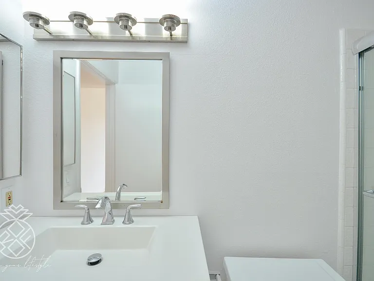 1727 Glendon Ave #104 — Photo 53