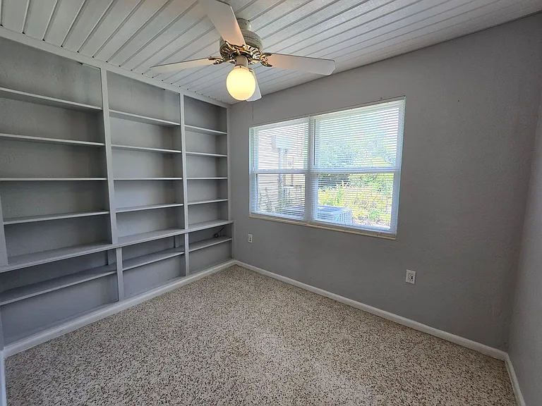 6346 Beechwood Ave — Photo 9