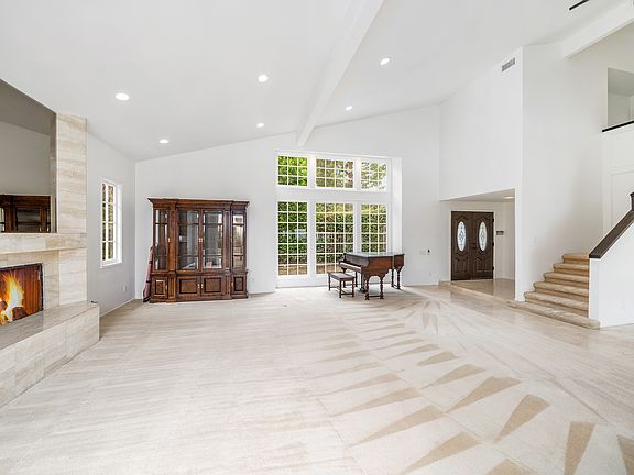 4th image of 22635 Flamingo St