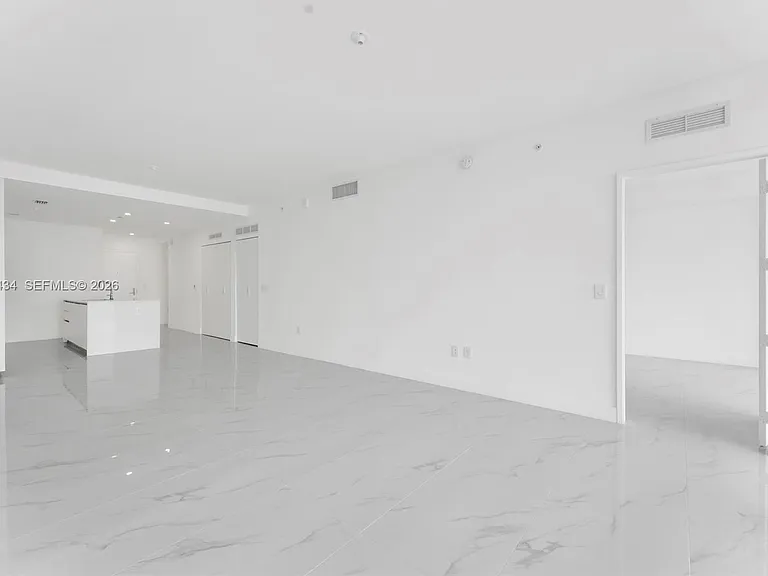 700 NE 24th St #3806 — Photo 13