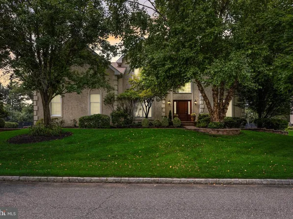 144 Country Club Dr, Moorestown, NJ 08057