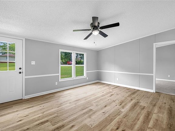 4th image of 130 Andrew Dr