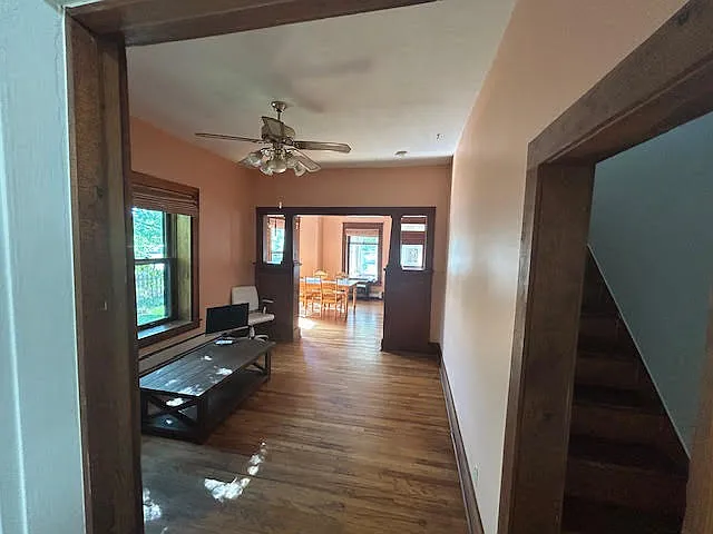 2033 Pine St — Photo 6